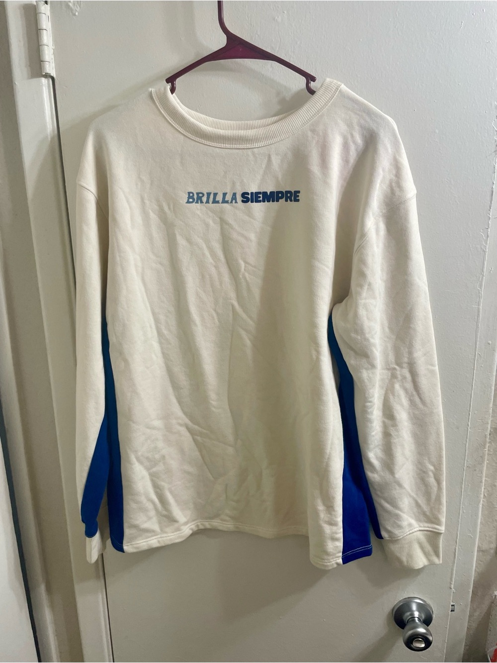 Latino Heritage Month NWT "Brilla Siempre" Unisex Fleece Sweatshirt - Small